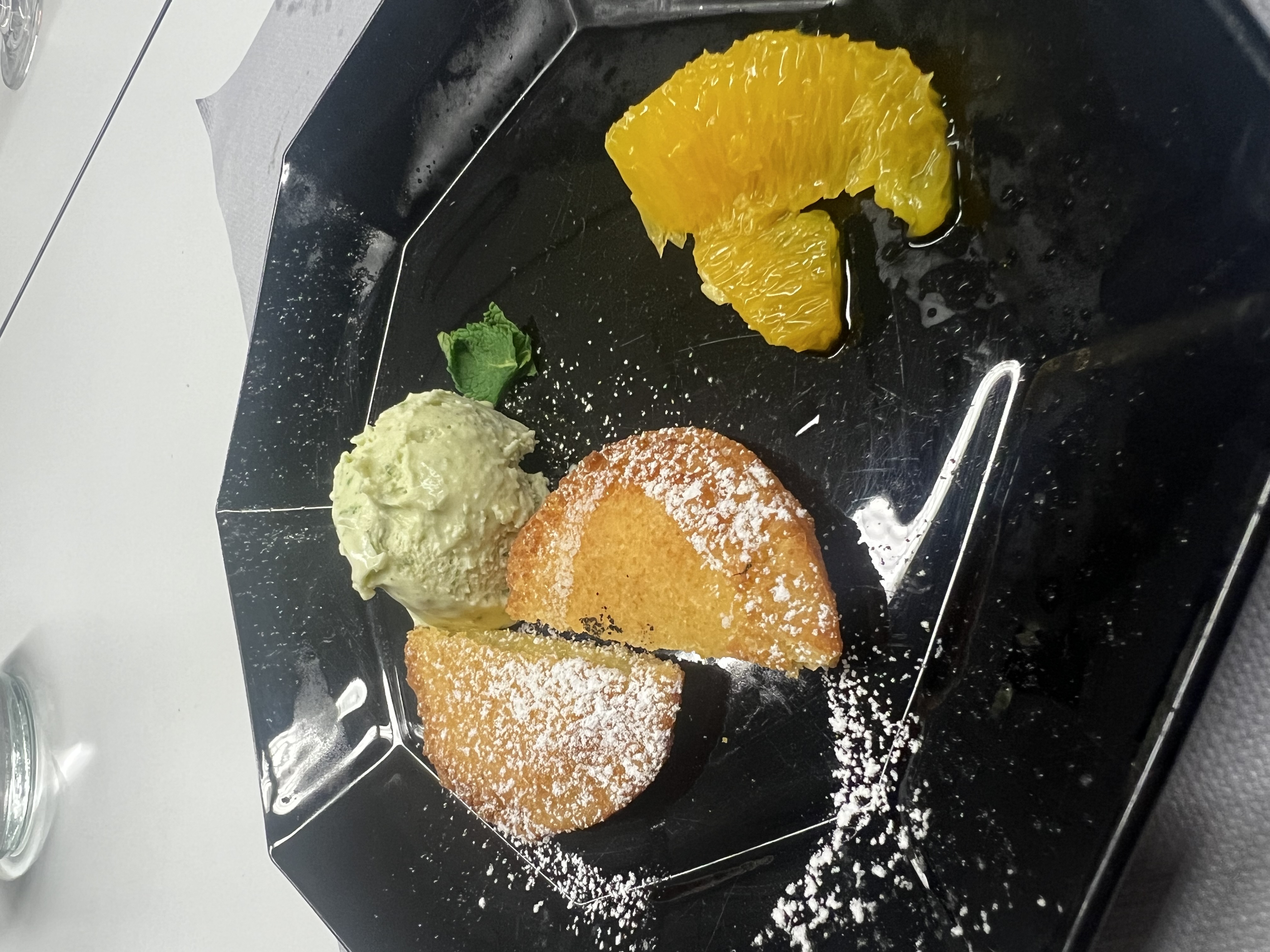 Seadas, Basilikumglacé, Orangenfilets